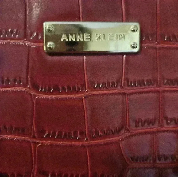 Anne Klein Coast is Clear Red Crocodile Print Womens Bag - Picture 3 of 8